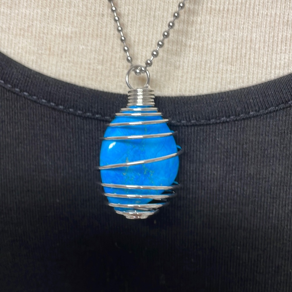Tumbled Blue Howlite Cage Charm Necklace (1)